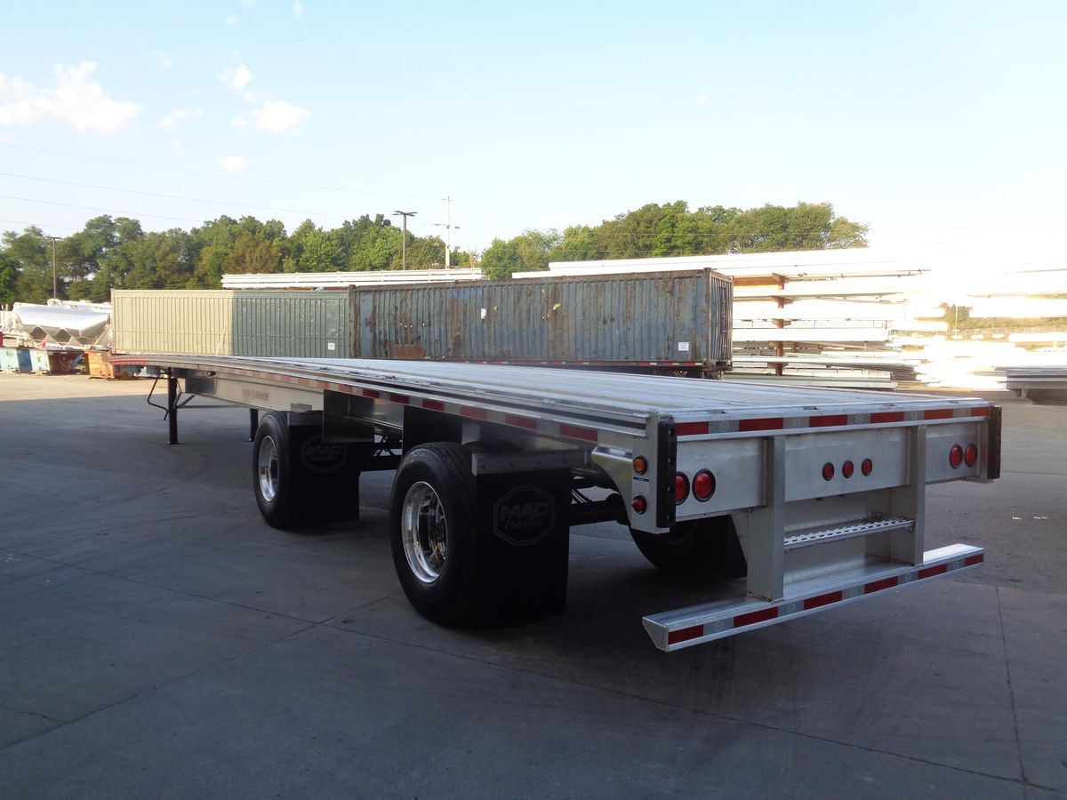 MAC flatbed trailer
